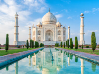Iconic image of the Taj Mahal