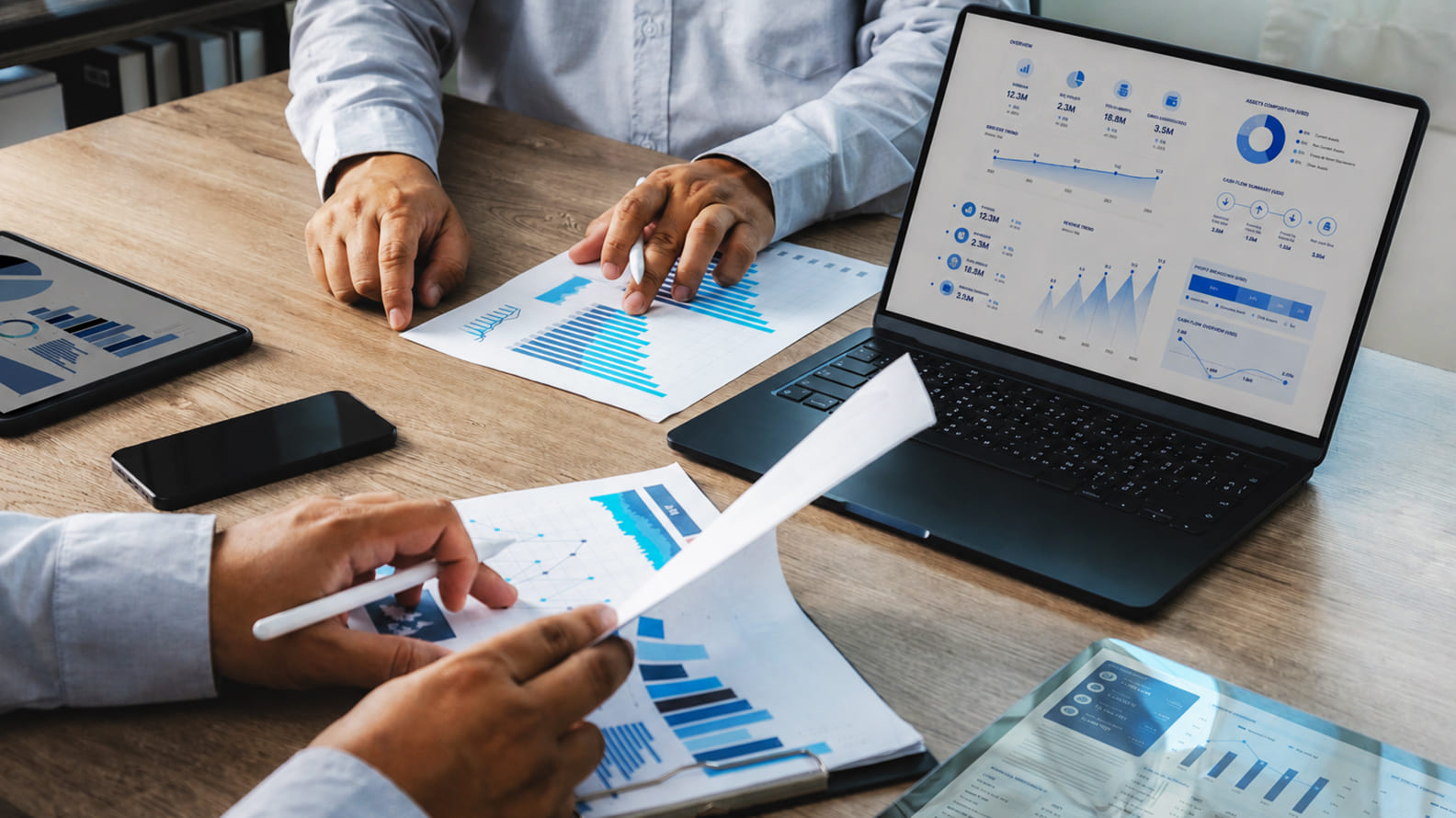 Dashboard vs Analytics System: What Businesses Often Misunderstand